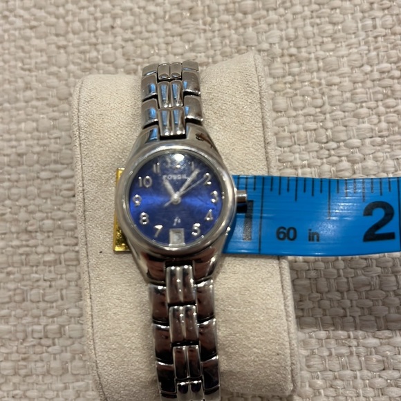 FINAL PRICE DROP! Fossil F2 Silver Watch - Picture 8 of 8